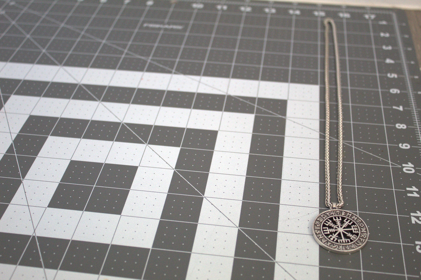 Viking Valhalla Pendant Necklace For Women Vegvisir Rune Circle Necklace With Chain - Viking Necklace For Women And Girls - Lazzy Panda