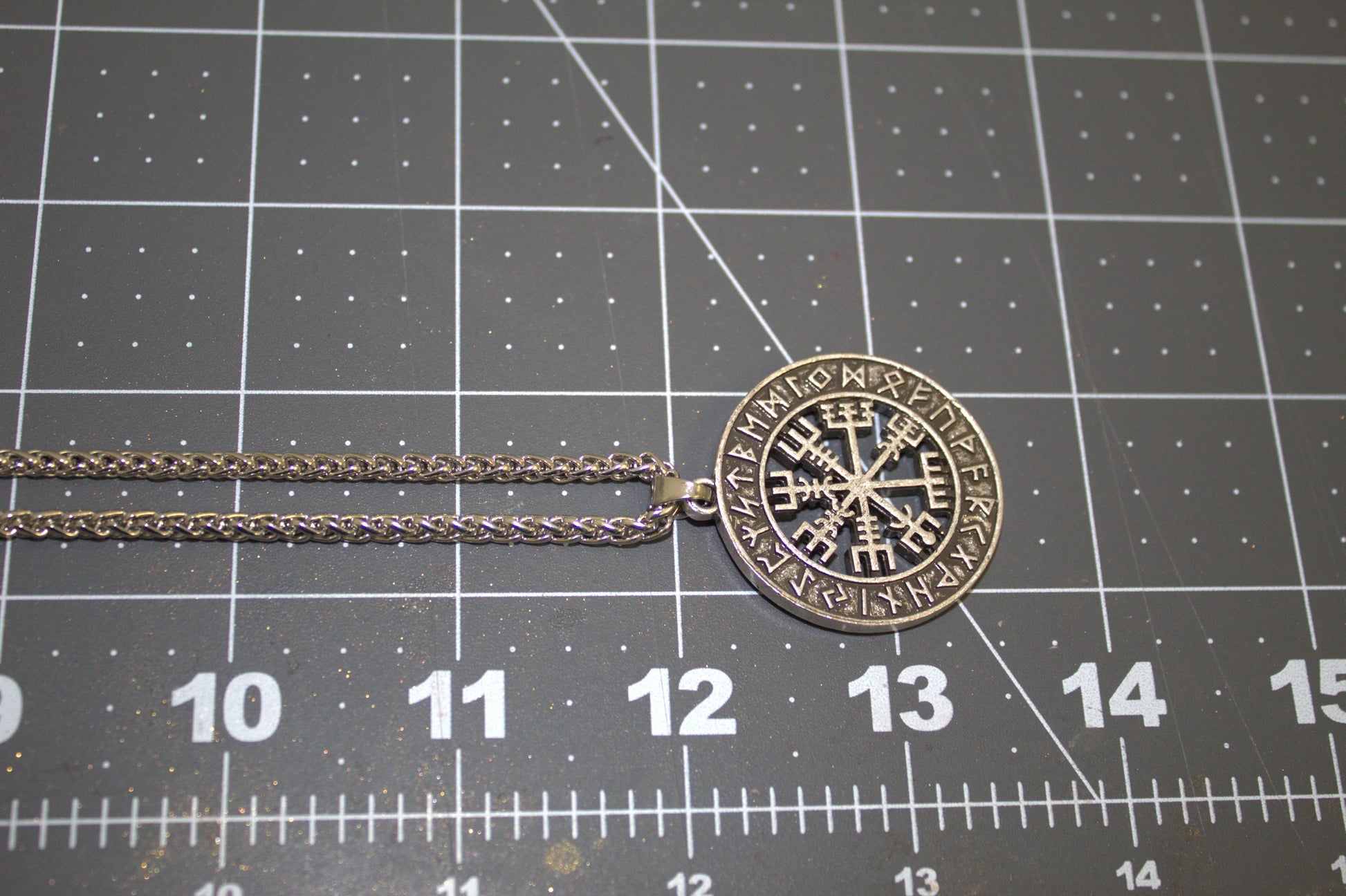 Viking Valhalla Pendant Necklace For Women Vegvisir Rune Circle Necklace With Chain - Viking Necklace For Women And Girls - Lazzy Panda